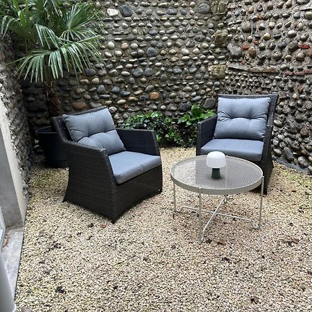 Le Patio : Appartement Chic 3 Chambres Au Coeur De Pau Εξωτερικό φωτογραφία