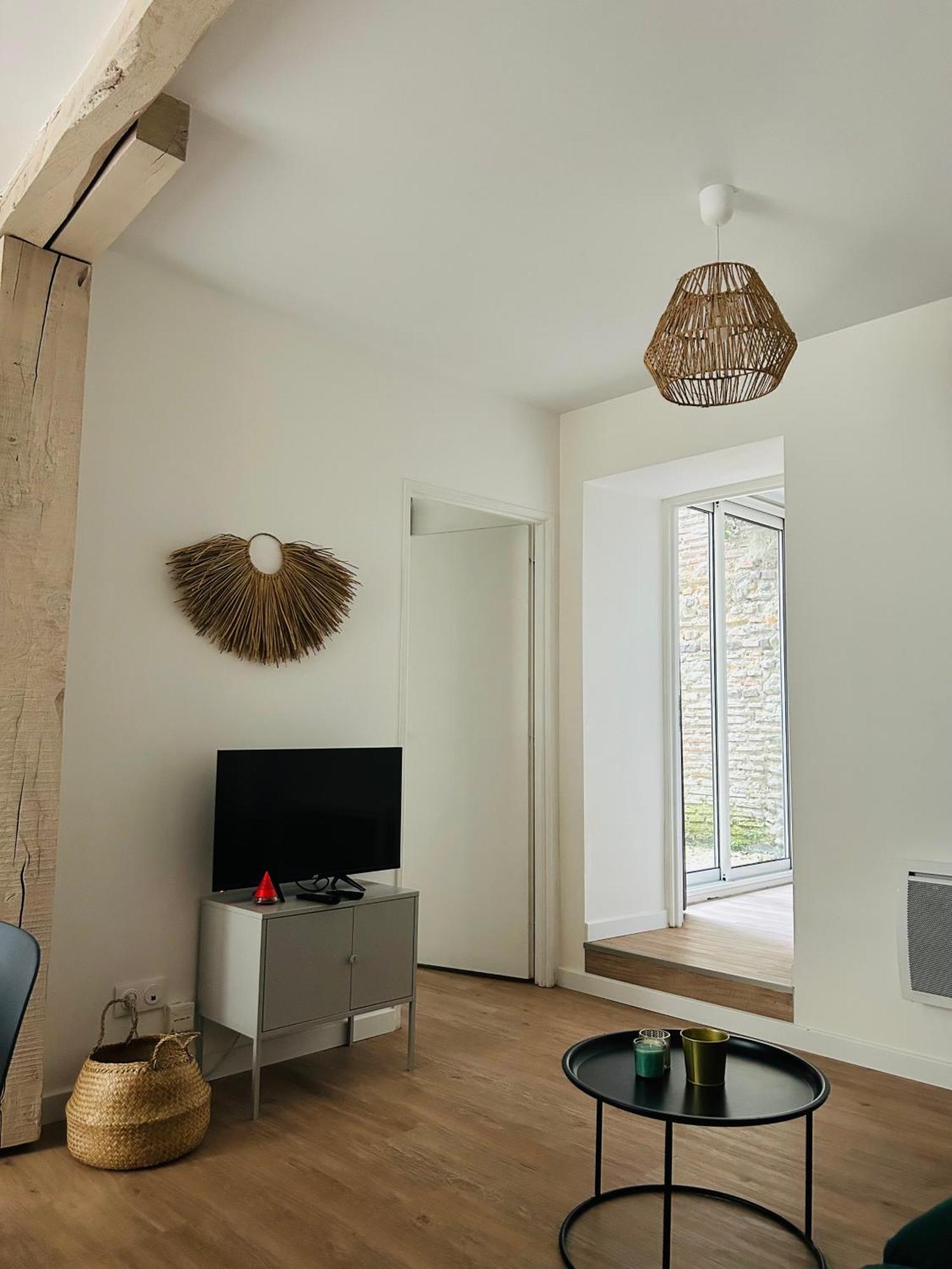 Le Patio : Appartement Chic 3 Chambres Au Coeur De Pau Εξωτερικό φωτογραφία