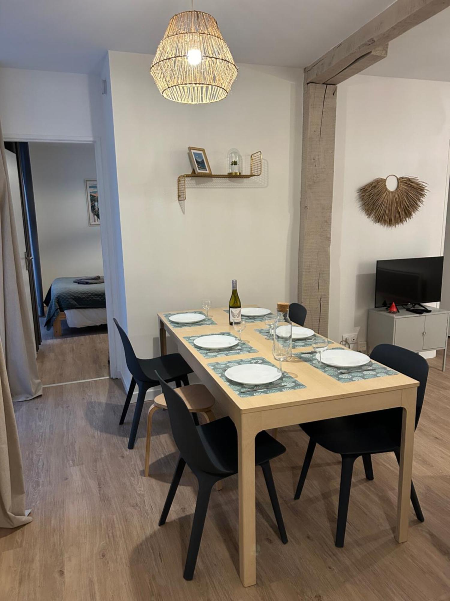 Le Patio : Appartement Chic 3 Chambres Au Coeur De Pau Εξωτερικό φωτογραφία