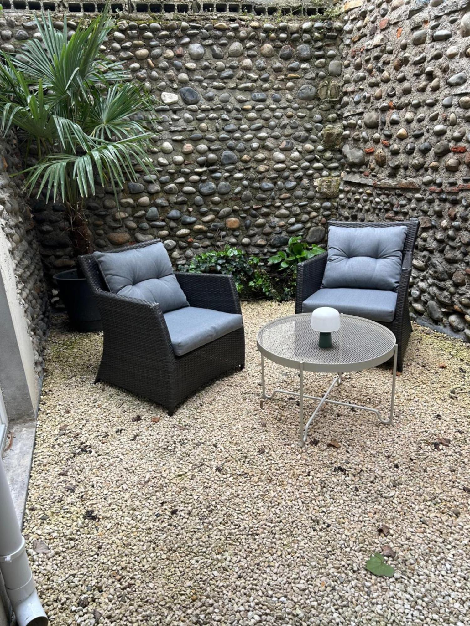 Le Patio : Appartement Chic 3 Chambres Au Coeur De Pau Εξωτερικό φωτογραφία